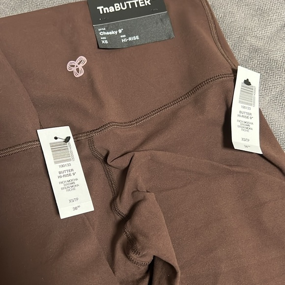 Aritzia TNA mocha brown butter hi rise shorts bundle 9” sz XS new - Picture 2 of 2